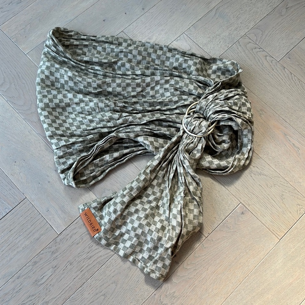 Wild bird linen carrier with gold ring 74” length EUC
